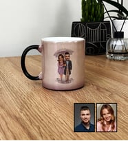 Kişiye Özel Karikatürlü Yürüş Yapan Romantik Sevgililer Kupa Bardak Sevgililer Günü Hediyesi
