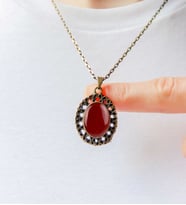 Doğal Taş Akik Doğal Taşlı Kadın Antik Doğal Taşlı Kolye Nazar Taşı euk34a (Kırmızı)
