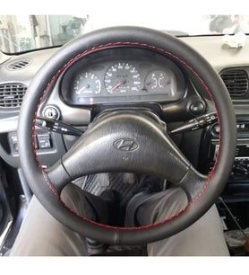 DİKİŞLİ DİREKSİYON KILIFI SİYAH DERİ KIRMIZI DİKİŞLİ HYUNDAİ ACCENT (YUMURTA) İÇİN