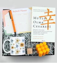 Mutlu Olma Cesareti Kitabı & Planner & Kalem & Kupa & Not Tutucu & Mum Hediye Seti