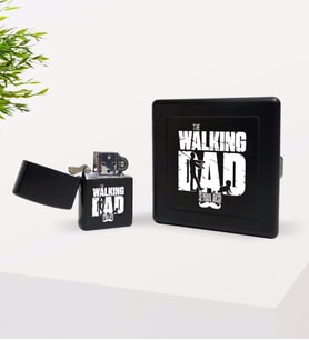 BK Gift Kişiye Özel The Walking Dad Tasarımlı Siyah Metal Sigara Tabakası ve Benzinli Çakmak Seti-2