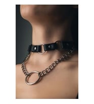 Zincir Ve Halka Detaylı Şık Deri Choker (Kırmızı)