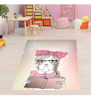 Kitap Okuyan İnsan Desenli Dijital Baskı Yıkanabilir Kaymaz Taban Çocuk Odası Halısı (Pembe)