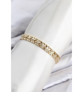 CM Geometrik Model Zirkon Taşlı VIP Seri Gold Renk Pirinç Kadın Bileklik TJ-BB8616
