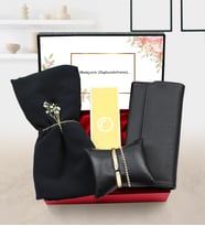 Kişiye Özel Kutusunda Siyah Kadın Cüzdan & Siyah Renk Pamuk Caz Şal & Bargello Kadın Parfümü & Gold Renk Çelik Kelepçe Bileklik & Gold Renk Su Yolu Bileklik Hediye Set (Model 2)