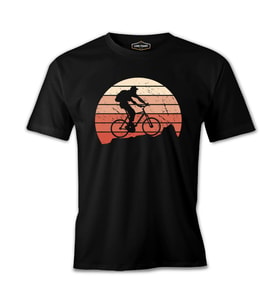 Silhouette of a Man Riding on the Mountain Siyah Erkek Tshirt