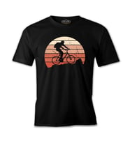 Silhouette of a Man Riding on the Mountain Siyah Erkek Tshirt