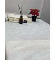 NİVEMESHOME 140X200 KREM YAPRAK DESENLİ LEKE TUTMAZ MASA ÖRTÜSÜ