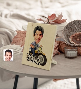BK Gift Kişiye Özel İsimli Erkek Motorcu Karikatürlü Dekoratif Ahşap Çerçeve Model 1