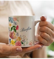 BK Gift Kişiye Özel İsimli Çiçek Tasarımlı Beyaz Kupa Bardak- 8, Arkadaşa Hediye, Sevgiliye Hediye, Doğum Günü Hediyesi