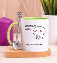 Kişiye Özel İncinmişsin Dedi Tasarım Esprili Ahşap Altlıklı Yeşil Kupa Bardak
