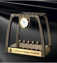 Newton denge topları isme özel QUARTZ SAATLİ