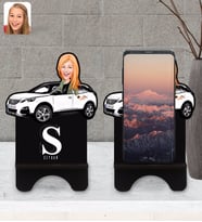 BK Gift Kişiye Özel Plakalı Kadın Peugeot 5008 Karikatürlü Ahşap Biblo Telefon Standı-1