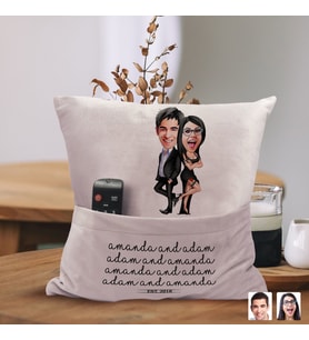 BK Gift Kişiye Özel Sevgililer Karikatür Tasarımlı Organizer Kumanda ve Atıştırmalık Cepli Pembe Kırlent Yastık-6 Arkadaşa Hediye, Cepli Yastık