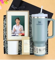 Stanley Termos & Atelier Rebul Kolonya & Mum & Çerçeve Premium Öğretmenler Günü Hediye Seti (Yeşil)