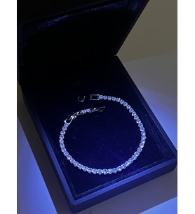 Lüks Işıklı Kutuda Gümüş Kaplama Taşlı Su Yolu Tasarım Çelik Bileklik (Silver)