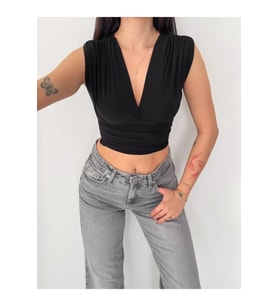 Vatkalı Kolsuz V Yaka Drapeli Crop Bluz Likralı Fit - Siyah