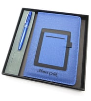 Signator® Codex  N129 Kişiye Özel Defterli Set - İsme Özel Mavi Kalem + İsme Özel Mavi Defter  İsme Özel Kutusunda Hediyelik Set (Karışık)
