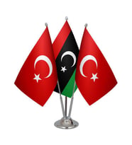 Masa Üstü Libya Bayrağı Türk Bayrağı Üçlü Krom Direk Masa Bayrak Seti