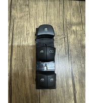 254011915R Renault Kaleos 2 Ön Sol Cam Düğmesi Dörtlü 2018> 