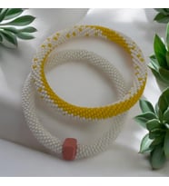 Chibeads Sarı Pembe Boncuklu ve Sarı Beyaz Desenli ikili Boncuk Bileklik