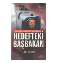Demokratikleşme Sürecinde Hedefteki Başbakan