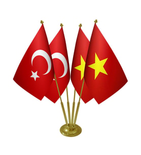 Masa Üstü Vietnam Bayrağı Türk Bayrağı Dörtlü Pirinç Direk Masa Bayrak Seti