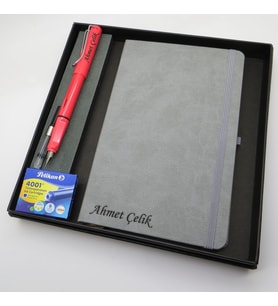 Signator® Codex  N323 Kişiye Özel Defterli Set - İsme Özel Kırmızı Dolma Kalem + İsme Özel Gri Defter + Yedek Kartuş İsme Özel Kutusunda Hediyelik Set (Karışık)