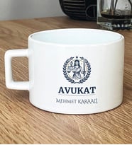 Kişiye Özel Karikatürlü Erkek Avukat Lüks Fincan Avukatlar Günü Hediyesi