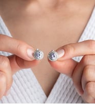 925 Ayar Gümüş Zirkon Taşlı Minik Küpe