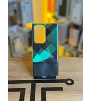 Samsung S24 Ultra Uyumlu Kristal Görünümlü Geometrik Desenli Parlak Kılıf (Koyu Yeşil)