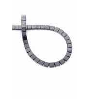 Hematit Doğal Taş Parlak Füme Kare Kesim 6x6mm Dizi [AA]