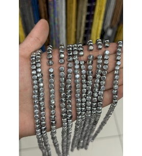 Hematit Taşı Kare Kesim Parlak Gümüş 6x1mm Doğal Taş Dizi