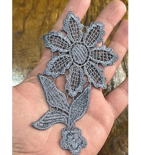 11X6 CM GRİ NAKIŞ İŞLEME GÜPÜR APLİKE ARMA DİKİŞ AKSESUARI