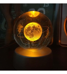 Satürnlü Kız Işıklı 6 Cm Çapında Cam Kristal Küre