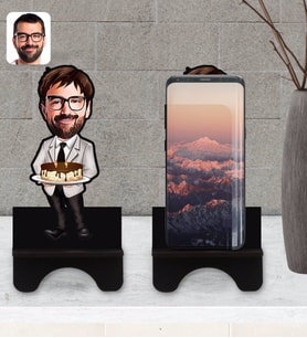 BK Gift Kişiye Özel Erkek Doğum Günü Karikatürlü Ahşap Biblo Telefon Standı-4