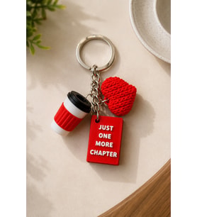 Kitapsever 3'lü Anahtarlık ve Çanta Charmı – "Just One More Chapter" – Kitap, Kahve ve Kalp Premium Set