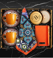 Desenli İkili Turuncu Fincan & Turuncu Defter & Turuncu Touch Pen Kalem & Mum & Renkli Fular Hediye Seti