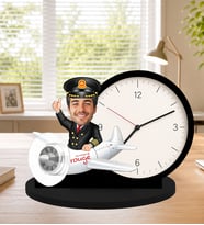 Kişiye Özel Fotoğraflı Karikatür Pilot Temalı Masa Saati Uçaklı İsimli Dekoratif Saat Pilota Özel Hediye