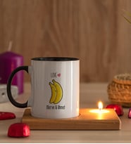 Kişiye Özel Sevimli Muzlar Ahşap Altlıklı Mumlu Siyah Kupa