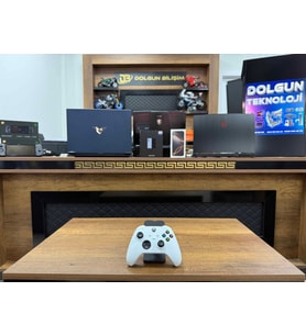 Xbox Series 9. Nesil Beyaz Kablosuz Oyun Kolu (İKİNCİ EL)
