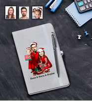 Kişiye Özel Yılbaşı Aile Karikatürlü Gri Defter Kalem Hediye Seti Model-2
