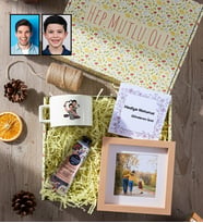Kişiye Özel Karikatürlü Siyah Beyaz Taraftar Baba Oğul Hediye Kutusu - Kişiye Özel Lüks Pastel Fincan, El Kremi, Ahşap Fotoğraf Çerçevesi Babalar Günü Hediyesi