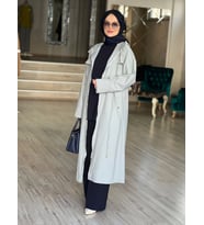 ÖNÜ FERMUARLI KAPÜŞONLU TRENCHCOAT (Gri)