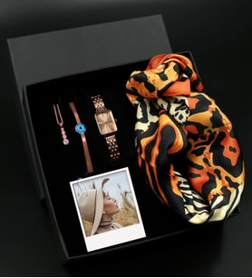 Kişiye Özel Polaroid Fotoğraf& Özel Kutuda Leopar Desenli Fular& Spectrum Rose Gold  Kadın Kol Saati& Rose Gold Nazar Göz Detaylı Kelepçe Bileklik& Rose Gold Kutup Yıldızı Kolye Hediye Seti