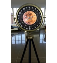 Eskitme 24 Saat Göstergeli Özel Tasarım Tripod Ayaklı Saat