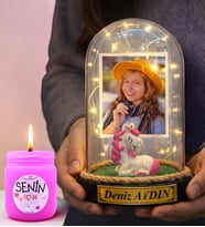 Kişiye Özel Led Işıklı Unicorn Biblolu Fanus ve Kokulu Mum Fotoğraflı & Yazılı