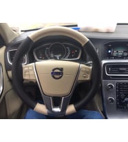 VOLVO S80 İÇİN BEJ SİYAH DERİ DİKMELİ DİREKSİYON KILIFI