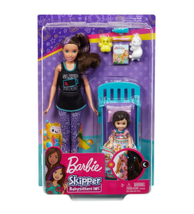FHY97 Barbie Bebek Bakıcısı Bebeği ve Aksesuarları Oyun Seti