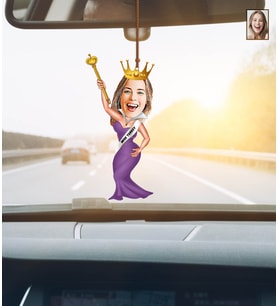 Kişiye Özel Karikatürlü Kraliçe Temalı Ahşap Araba Dikiz Ayna Süsü
